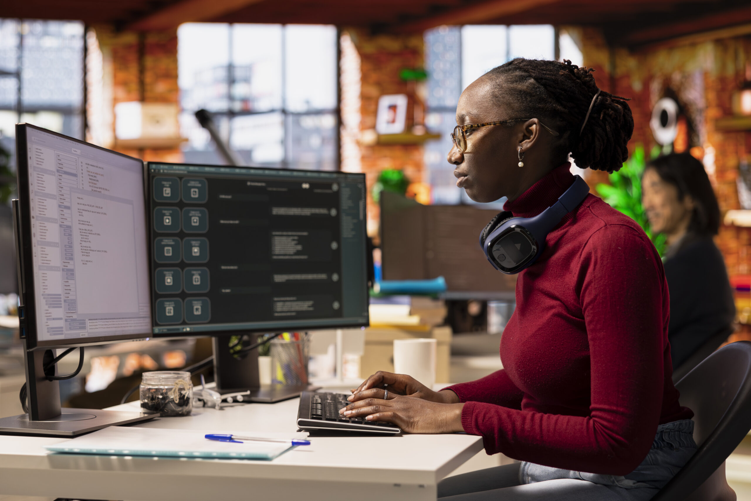 No-Code vs Traditional Coding: What Beginners Need to Know Before Building Apps or Websites